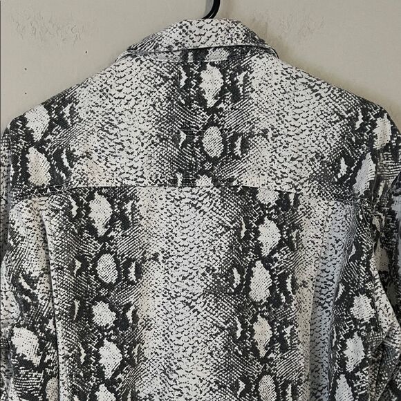 NWOT POL Snake Python Print Denim Jacket Distressed Button Front Pockets Large - Picture 5 of 12